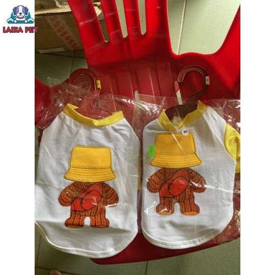 Mẫu áo trắng hình chú bé cho Cún yêu